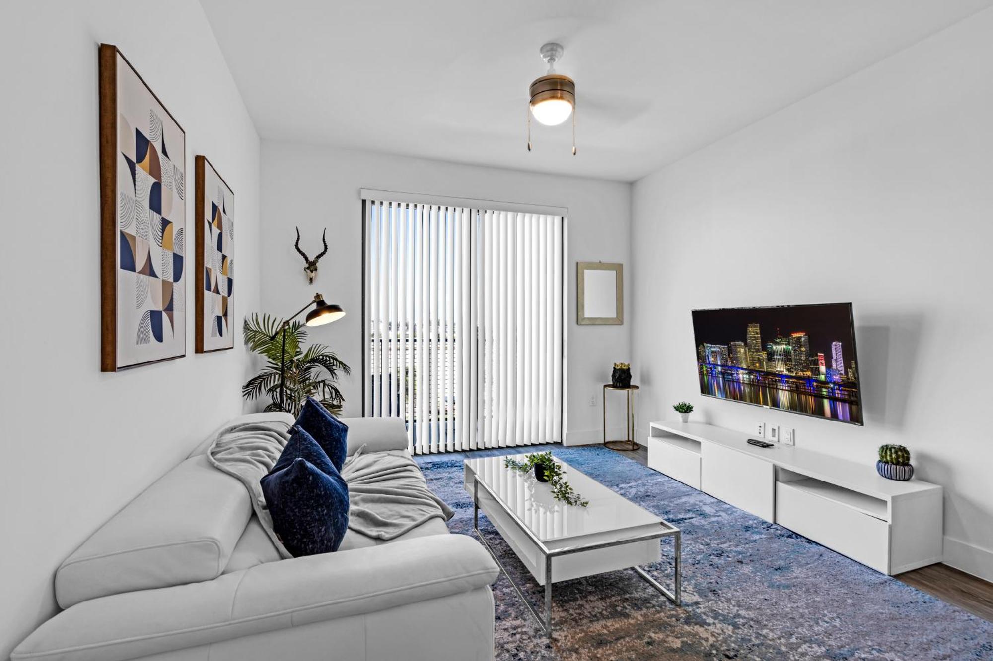 Amazing 2 Bedroom Unit In Doral Miami With Free Parking Hialeah Gardens Exterior photo
